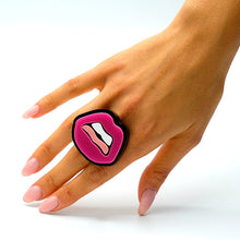 Carica l'immagine nel visualizzatore di Gallery, ANELLO KISS FUCSIA - malikaforhappypeople