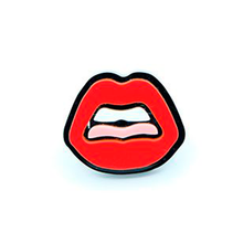 Carica l'immagine nel visualizzatore di Gallery, ANELLO KISS ROSSO - malikaforhappypeople
