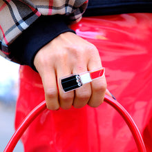 Carica l'immagine nel visualizzatore di Gallery, ANELLO LIPSTICK ROSSO - malikaforhappypeople