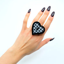 Carica l'immagine nel visualizzatore di Gallery, ANELLO LOVE LOCKED PIED DE POULE - malikaforhappypeople