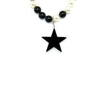 Carica l&#39;immagine nel visualizzatore di Gallery, BRACCIALE MINI STAR BIANCO NERO - malikaforhappypeople
