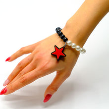 Carica l&#39;immagine nel visualizzatore di Gallery, BRACCIALE MINI STAR ROSSO - malikaforhappypeople
