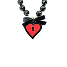 Load image into Gallery viewer, BRACCIALE LOVE LOCKED ROSSO - malikaforhappypeople
