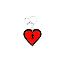 Carica l&#39;immagine nel visualizzatore di Gallery, PORTACHIAVI LOVE LOCKED ROSSO - malikaforhappypeople
